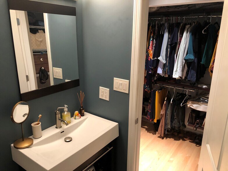 Building Photo - 1901 16th St NW