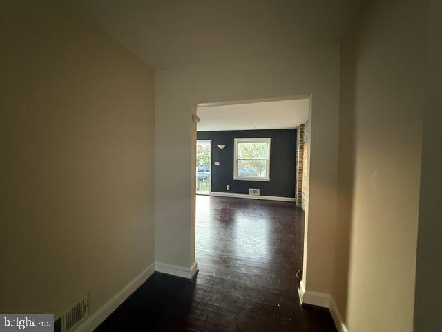 Building Photo - 2136 Redthorn Rd