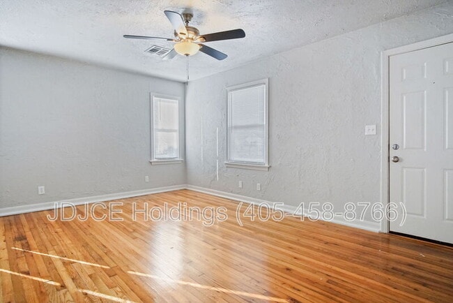 Building Photo - 312 E Jacobs Dr