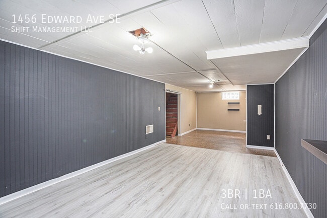 Building Photo - 1456 Edward Ave SE