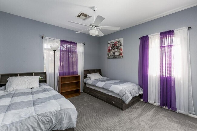 Building Photo - Affordable One of a Kind Furnished 2 Bed 2...