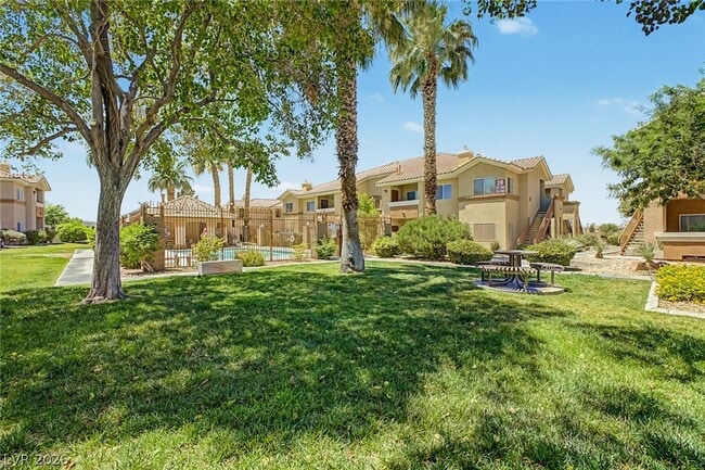 Building Photo - 1050 E Cactus Ave