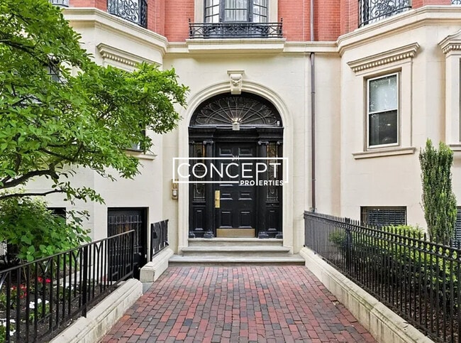 Building Photo - 248 Beacon St