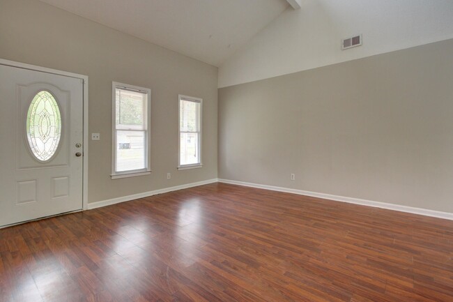 Building Photo - 105 Wadmalaw Cir