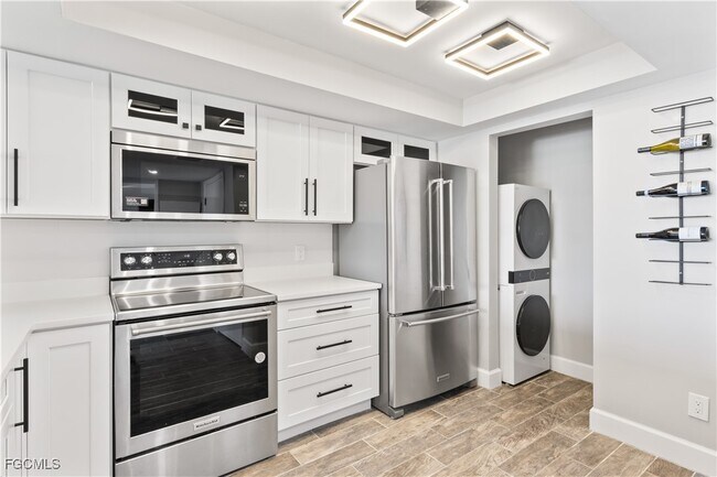 Building Photo - 25804 Cockleshell Dr