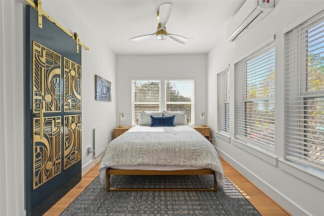 Building Photo - 808 Sul Ross St