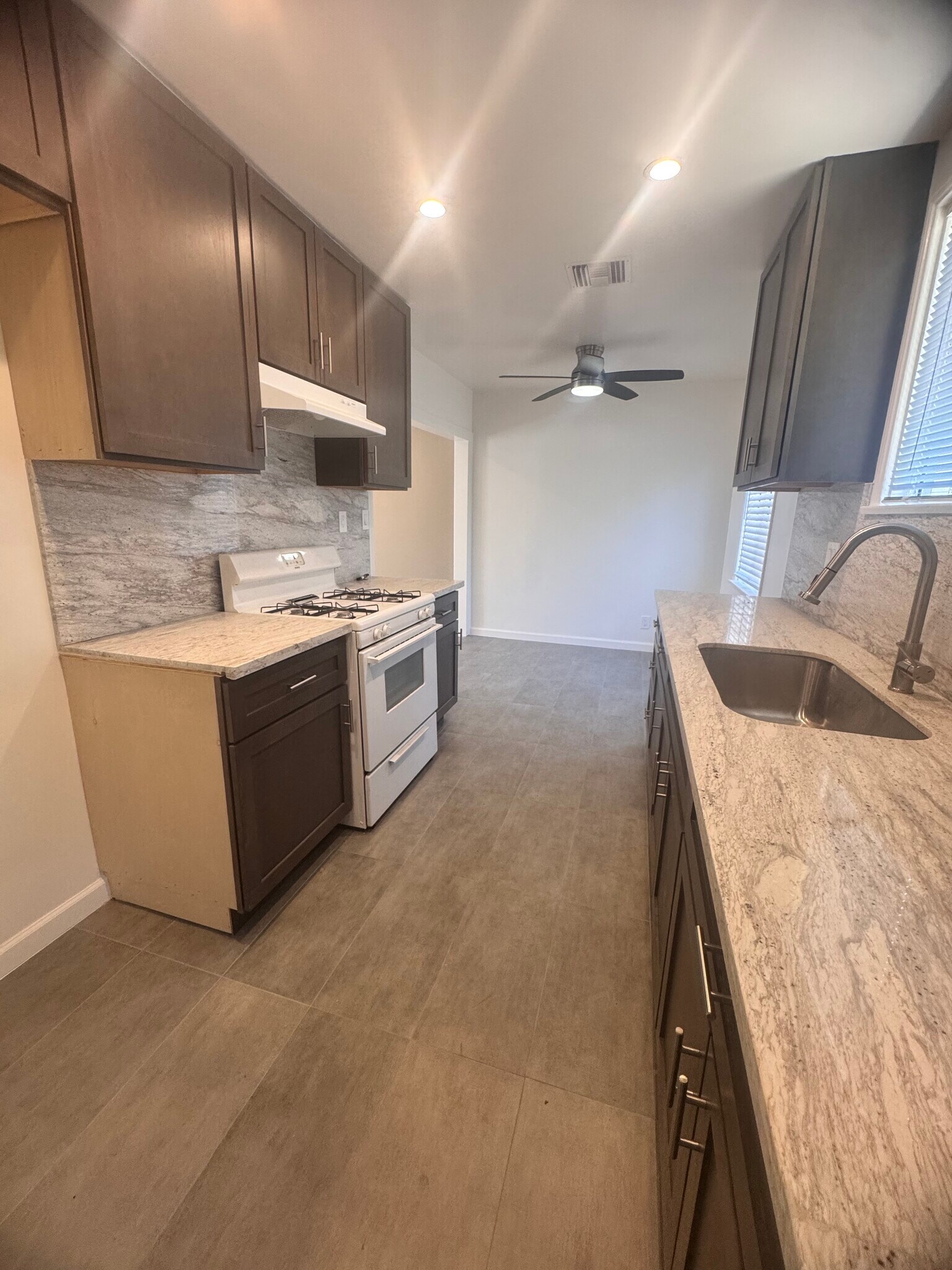 Building Photo - 6714 Aldea Ave