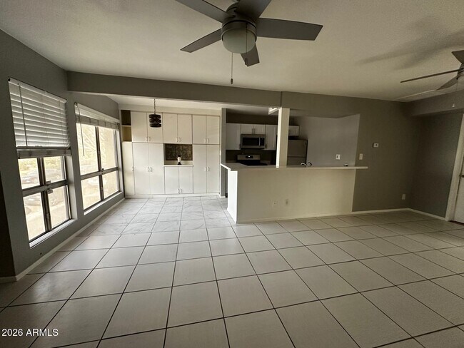 Building Photo - 1701 W Tuckey Ln