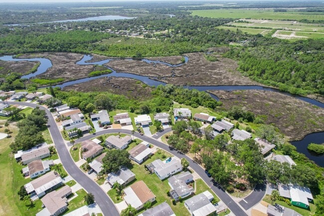 Building Photo - 2113 Sawgrass Ln