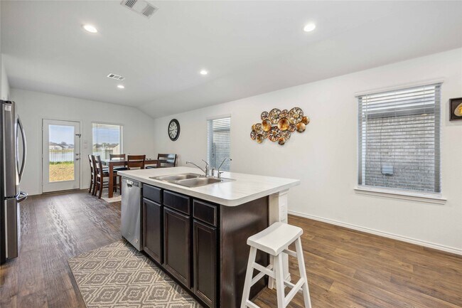 Building Photo - 16684 Lonely Pines Dr