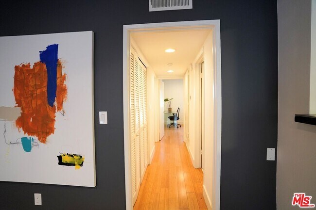 Building Photo - 2016 Euclid St