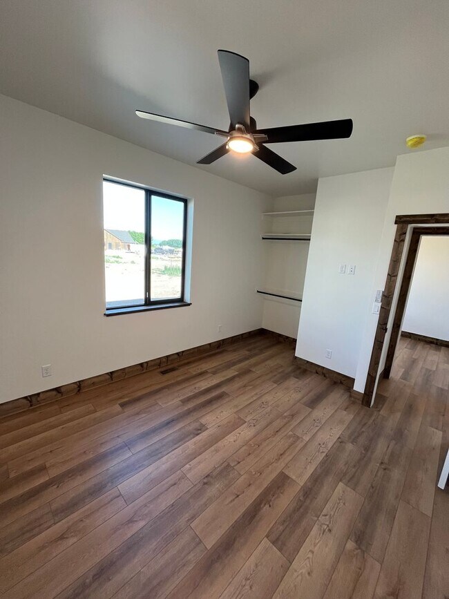 Building Photo - K591LI