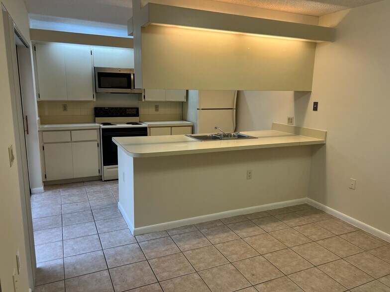 Building Photo - 849 Blue Ridge Cir