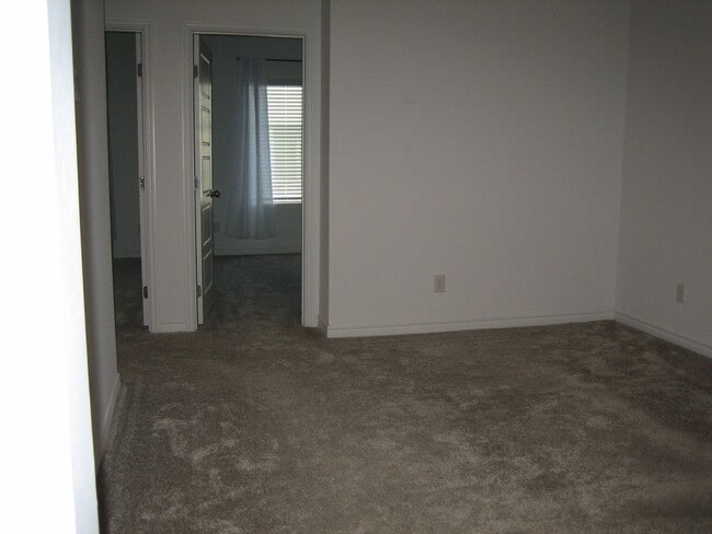 Building Photo - West Summerlin Townhouse - 1833-SqFt. - 3-beds, 2.5-baths, 2-car attached garage, Gated Comm.