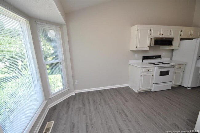 Building Photo - 205 W Wyatts Pond Ln