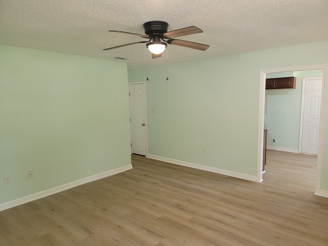 Building Photo - 34099 Longleaf Ln