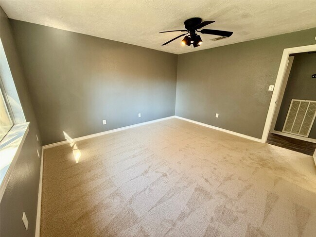 Building Photo - 20407 Fox Haven Ln