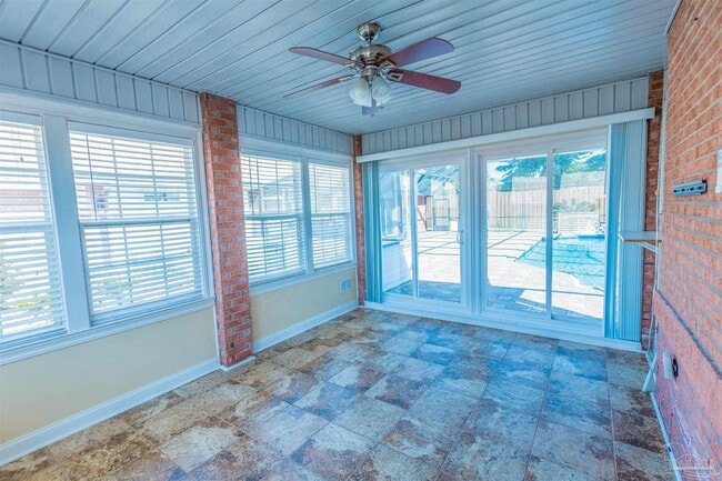 Building Photo - 400 Ridge Wood Cir