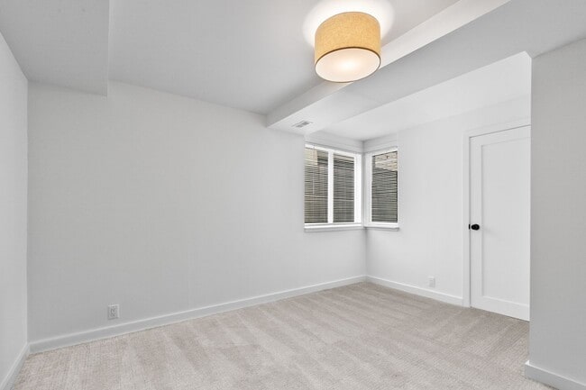 Building Photo - 3bd/2.5ba Seattle House