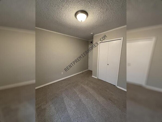 Building Photo - 101 Darryl Ct