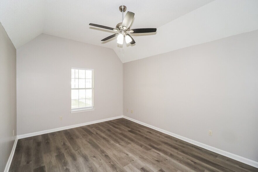 Building Photo - 3481 Earlynn Dr