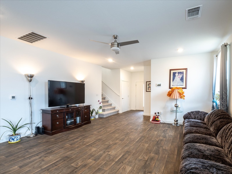 Building Photo - 14020 Neskar Dr