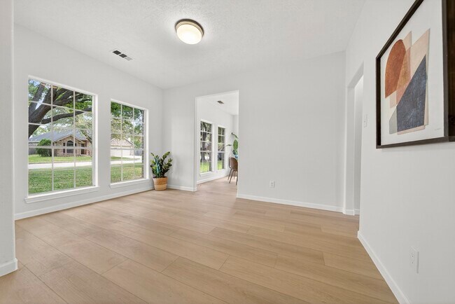Building Photo - 3315 Berzin Ct