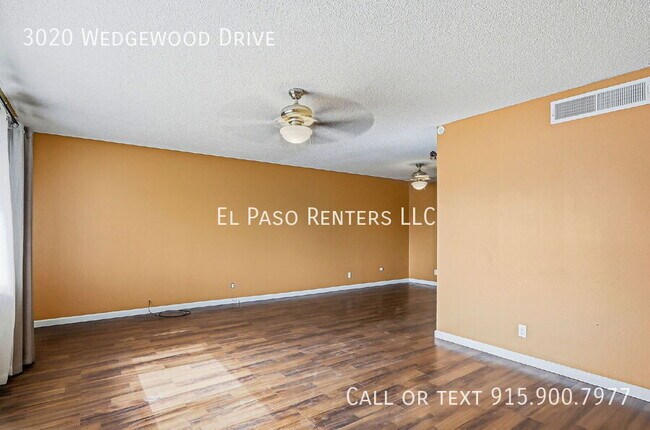 Building Photo - 3020 Wedgewood Dr