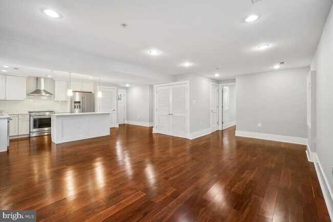 Building Photo - 837 Shepherd St NW