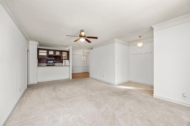 Building Photo - 2700 Revere St