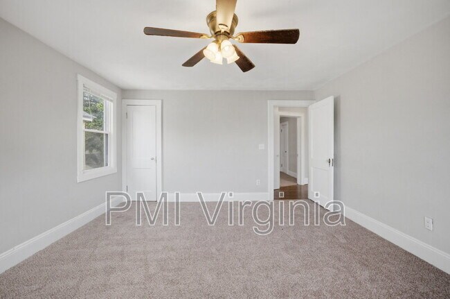 Building Photo - 1906 Montclair Ave