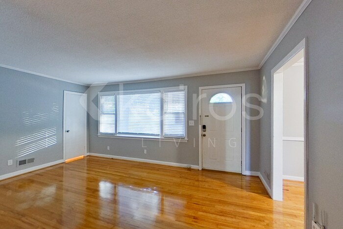 Building Photo - 1703 Morninghill Dr