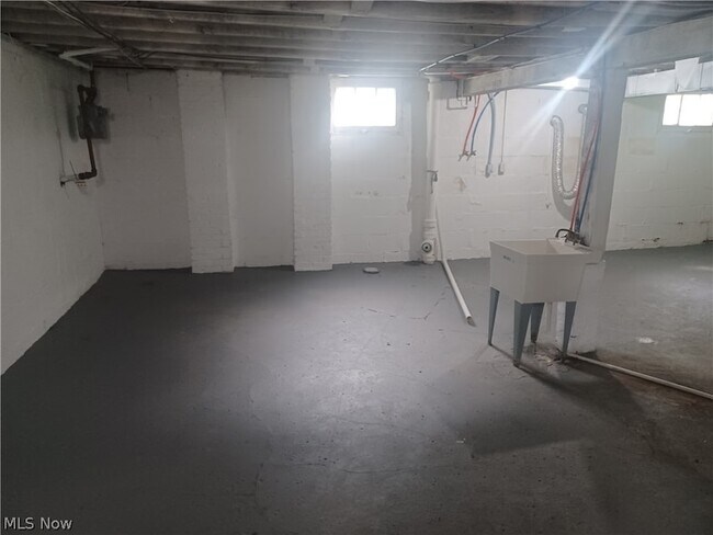 Building Photo - 50 N Hazelwood Ave