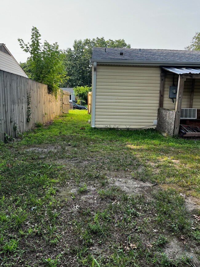 Building Photo - 1826 Womack Dr