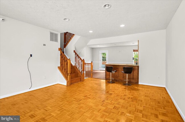 Building Photo - 2009 Heritage Dr