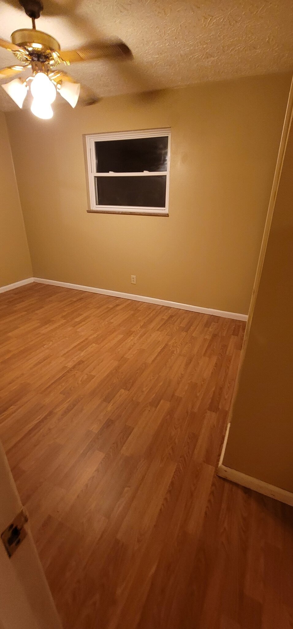 Building Photo - 1018 Willow Dr