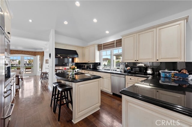 Building Photo - 414 Carnation Ave