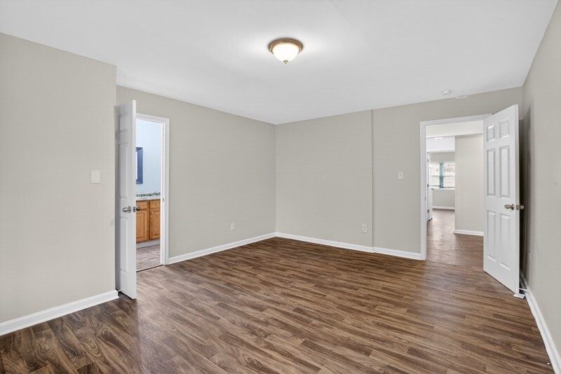 Building Photo - 3575 Oakvale Rd