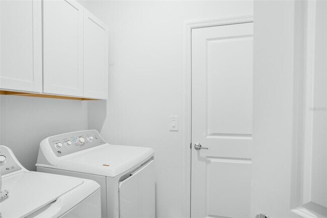 Building Photo - 6115 Claystone Wy