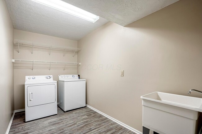 Building Photo - 7652 Cashel Ct