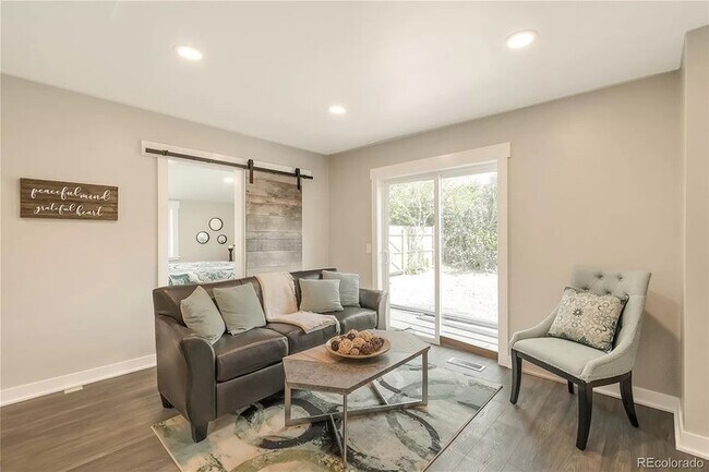 Building Photo - 2868 Benton St