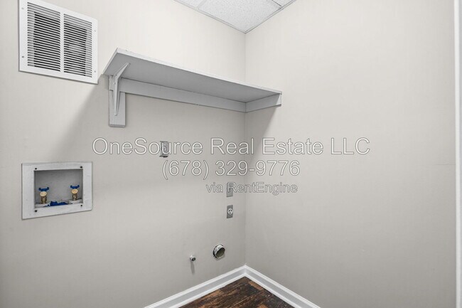 Building Photo - 1806 Augusta Dr