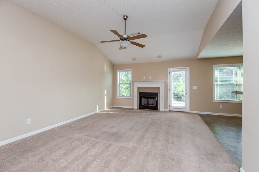 Building Photo - 23 St Charles Pl