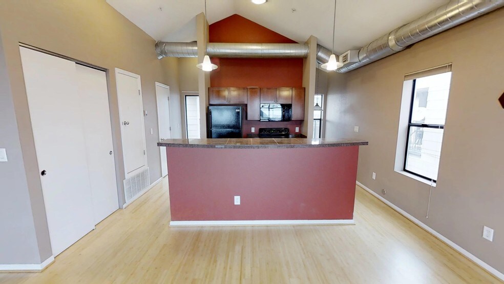 Building Photo - 3038 Umatilla St