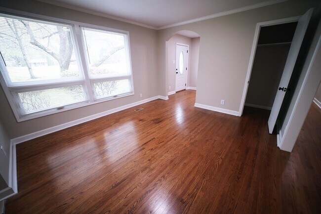 Building Photo - Charming Single-Story Home on a Spacious L...