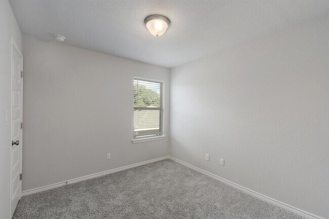 Building Photo - 1661 Yaupon Grove Ln
