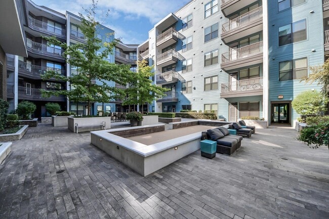 Building Photo - 5454 State St