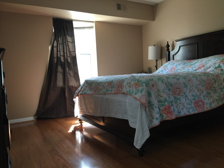 Building Photo - 1221 Eagles Ridge Dr