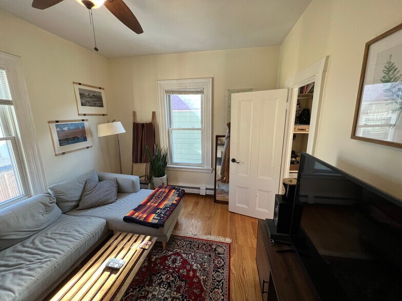 Building Photo - 12 Claremon St