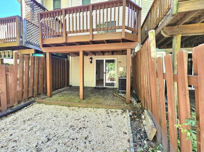 Building Photo - 7664 Northern Oaks Ct